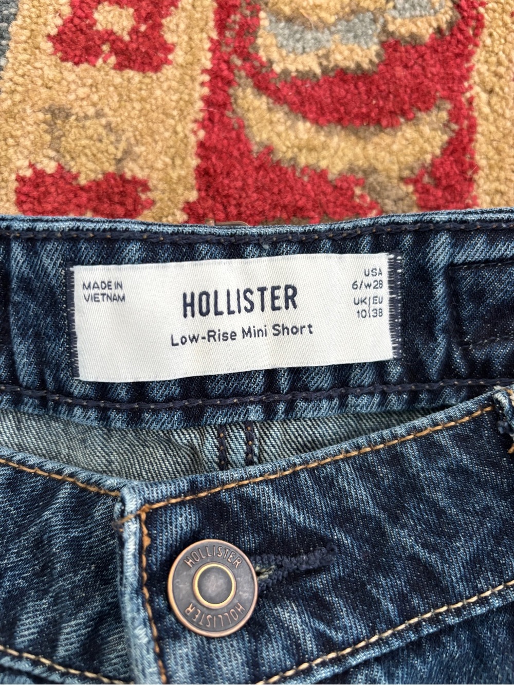 Hollister low rise mini jean shorts 6 - Picture 4 of 8